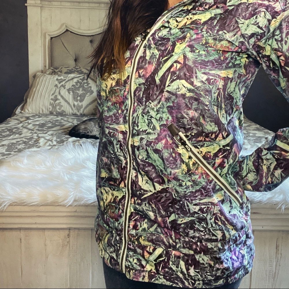 Lululemon jacket - Picture 2 of 8